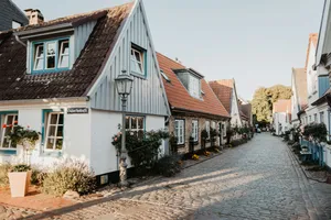 Häuser in einer kleinen Gasse